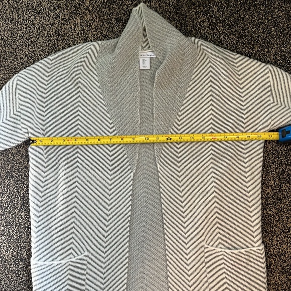 Abercrombie & Fitch Long Cardigan Sweater - Picture 6 of 9